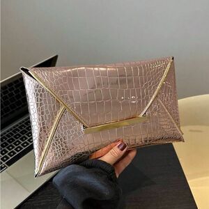 Elegant Crocodile Pattern Clutch - Gold and Tan